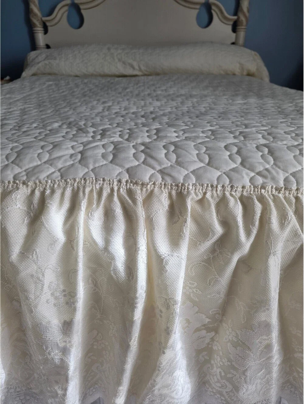 Elegant Vintage Ivory Lace and Quilted Bedspread with Ruffled Edges